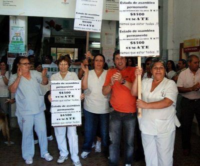 Los trabajadores del hospital reclaman un b�sico de $8434