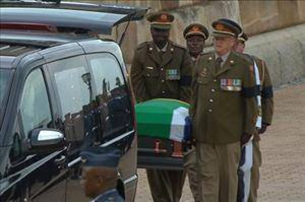 El int�rprete del funeral de Mandela aleg� esquizofrenia
