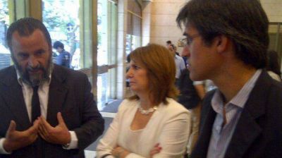 Dura cr�tica de opositores a la suspensi�n de Campagnoli