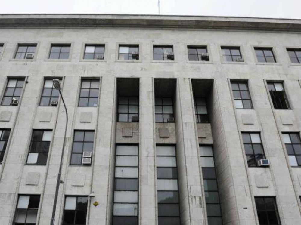 Procesaron por estafa a un abogado y juez de Faltas de la Municipalidad de Rosario