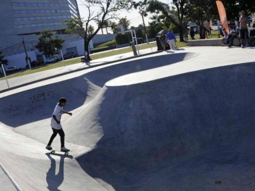 Inauguraron una pista especial para amantes del skate en el distrito sudoeste
