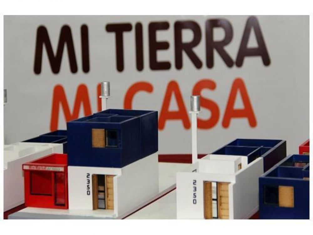 Mi tierra, Mi casa: otras 29 familias reciben sus boletos de compraventa