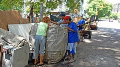 El Indec calcul� que una familia puede comer con $25,65 por d�a