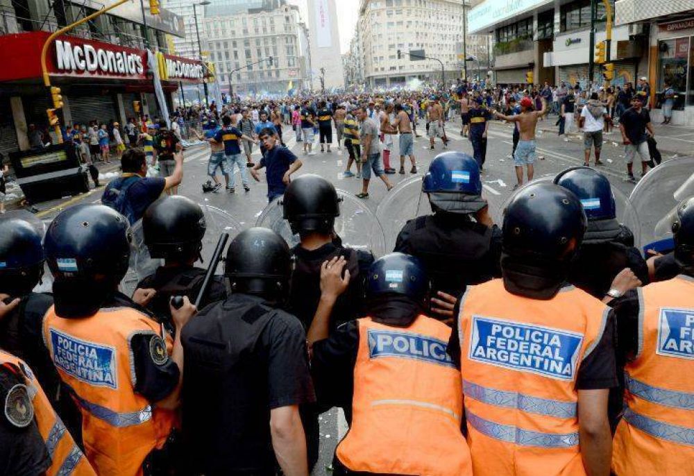 Padre del joven asesinado niega v�nculo con destrozos de Boca