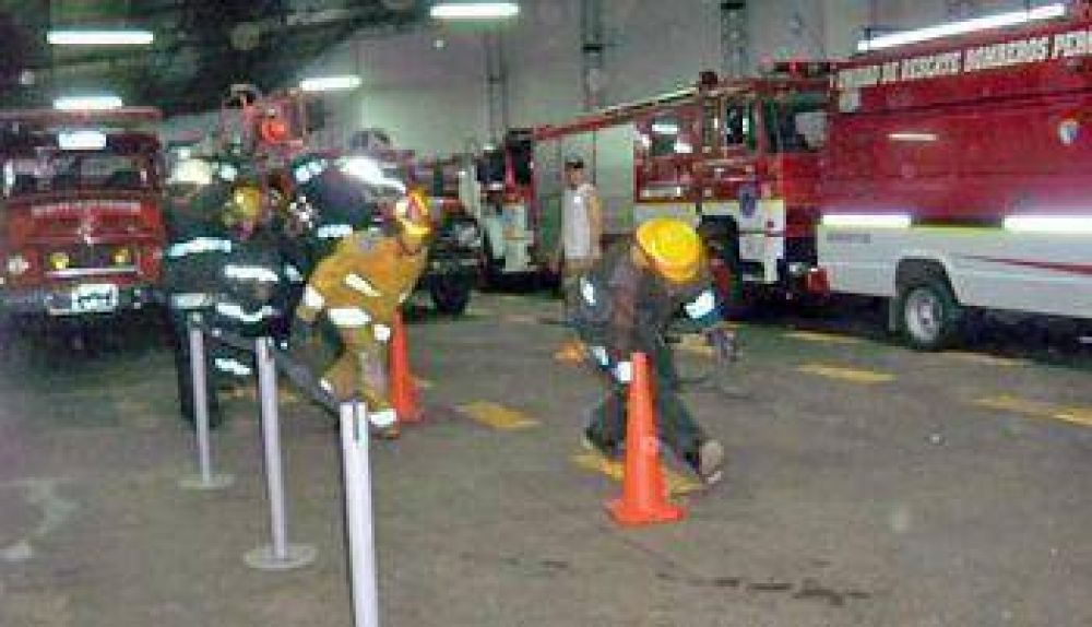 Dictan clases de crossfit al Cuerpo Activo de Bomberos Voluntarios