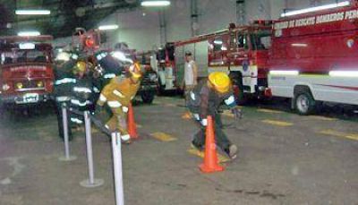 Dictan clases de crossfit al Cuerpo Activo de Bomberos Voluntarios