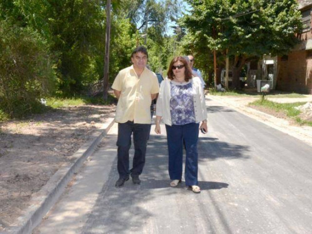 Guti�rrez recorri� distintos trabajos de pavimentaci�n