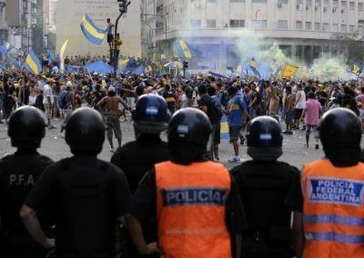 Mataron a un hincha de Boca en Lan�s tras los incidentes en el Centro