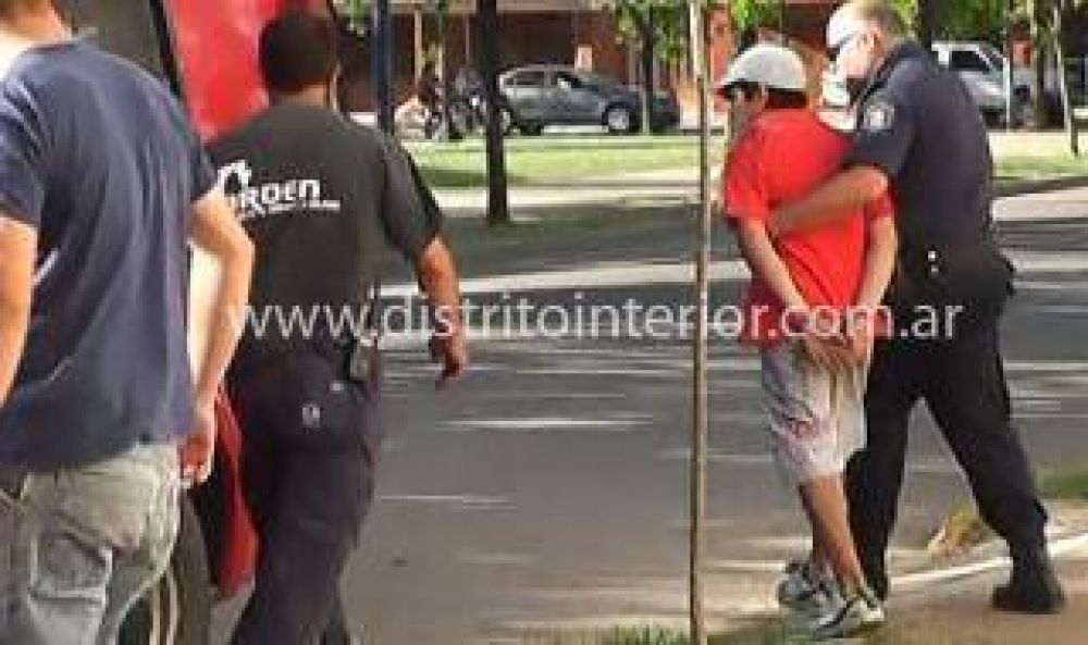 General Villegas: Se encaden� en la Municipalidad para pedir ayuda