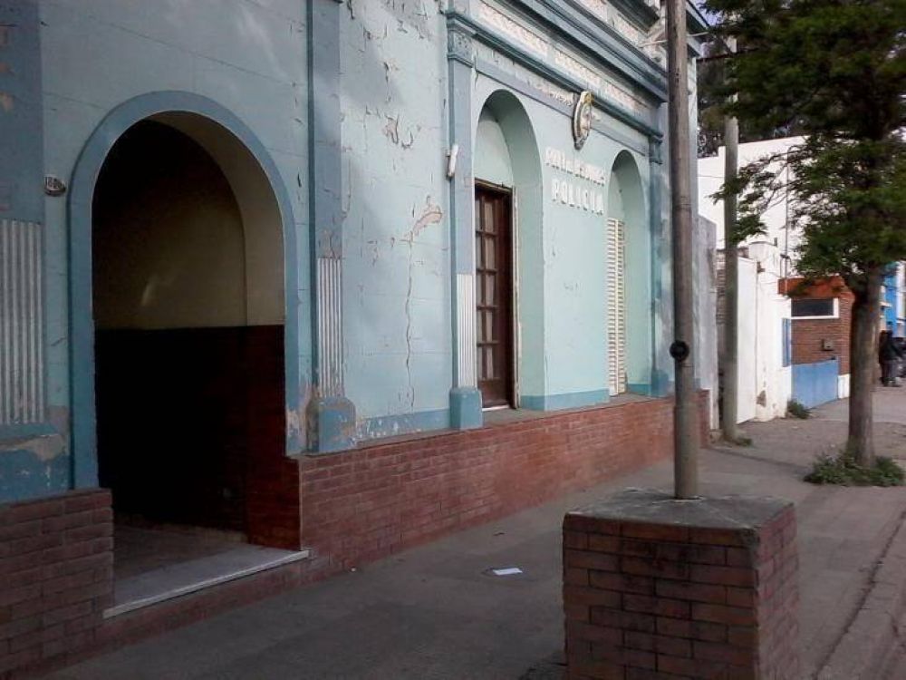Escaparon de un control policial y luego intentaron arremeter contra la polic�a