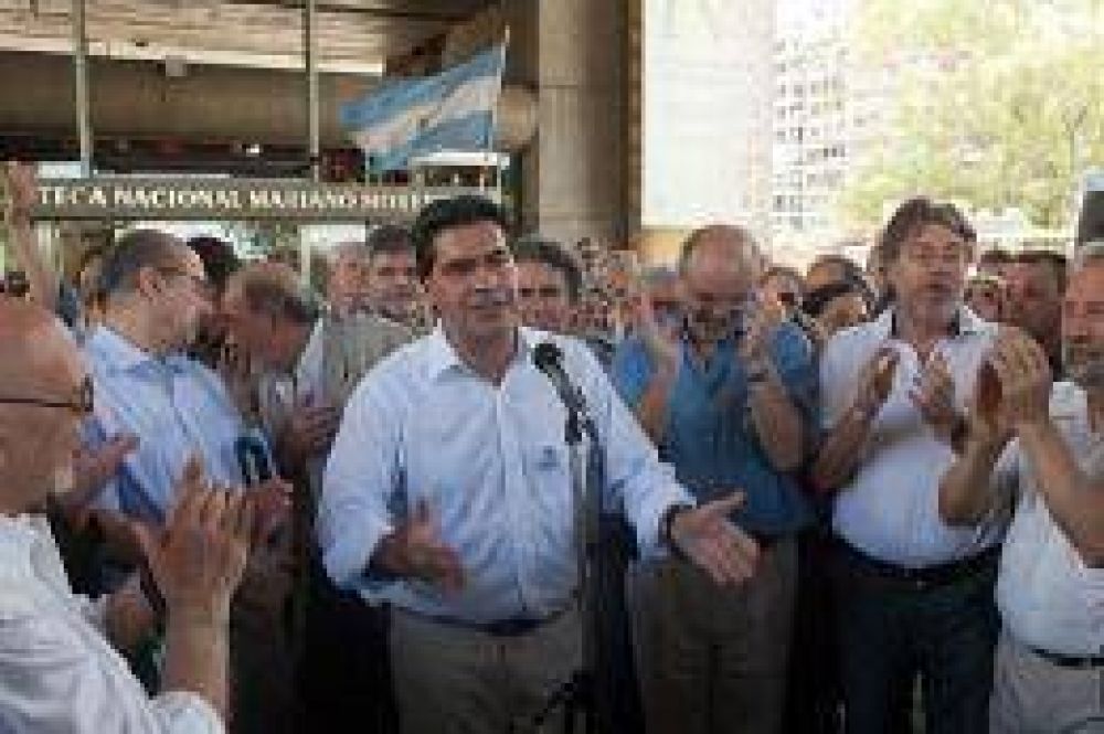 Capitanich: "Aquellos que socavan las bases del poder democr�tico est�n siempre al acecho"
