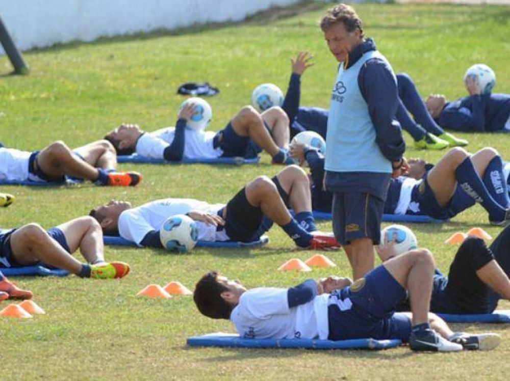 Russo anticip� que ser� complejo conseguir jugadores de jerarqu�a para Central