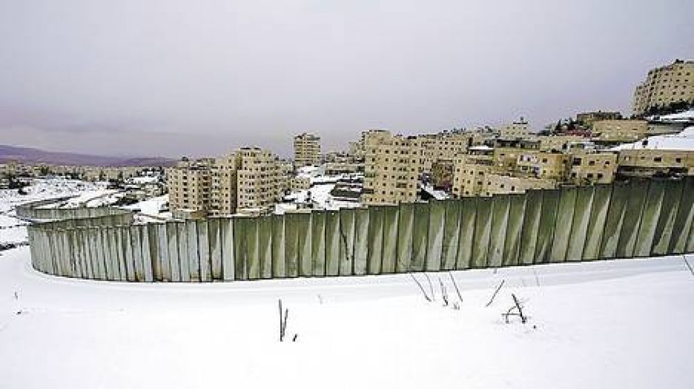 El inusual temporal de nieve que logr� acercar a Israel y a Hamas