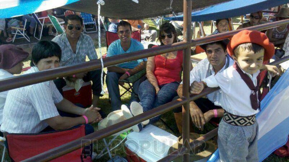 El buen tiempo acompa�� la Jineteada en el Festival de Doma y Folklore