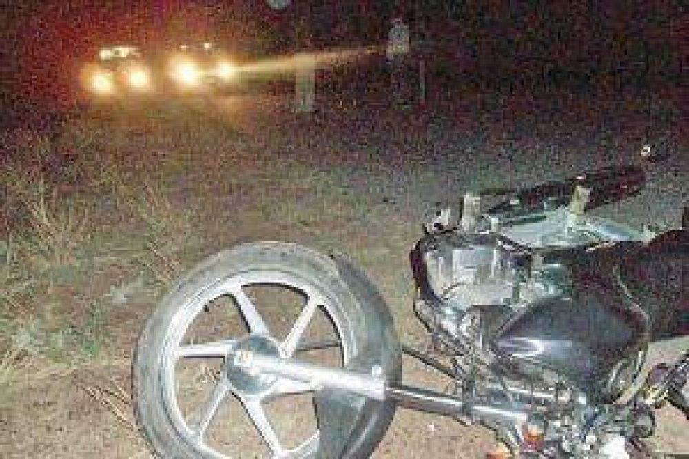 Joven motociclista muri� y otro est� grave tras derrapar en la ruta N� 21