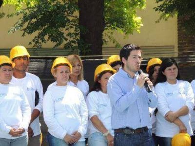Inauguraron el play�n deportivo en la EPB N� 7 de Pablo Nogu�s