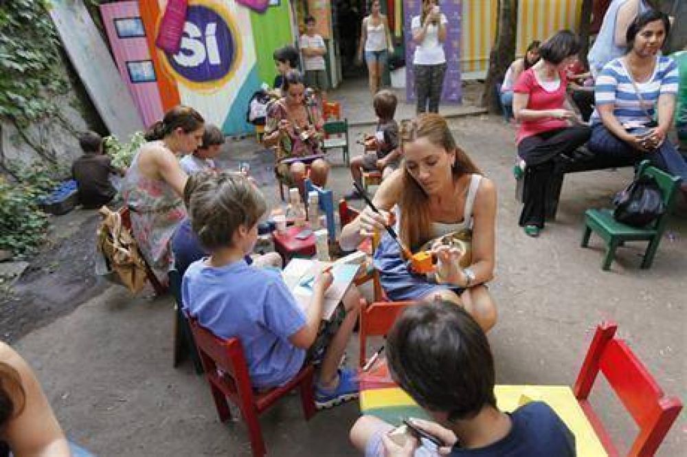 Una f�brica solidaria de juguetes que se anticipa a la Navidad