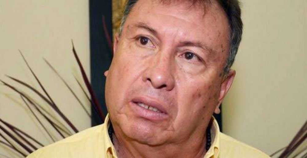 Angulo promete trabajar en infraestructura, una ley org�nica y por los retirados