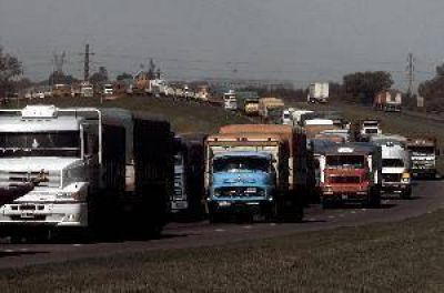 El transporte de carga reclama una nueva tarifa para el 2014