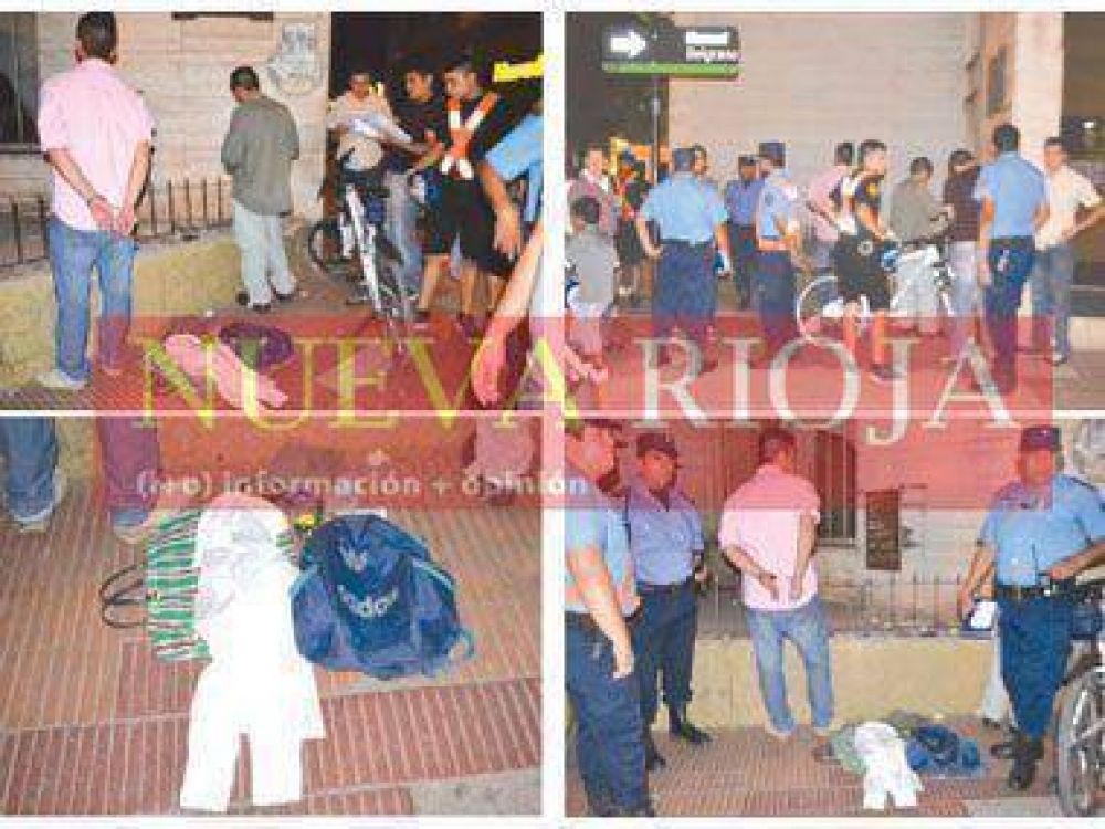 Dos detenidos por robar ropas en un comercio del centro