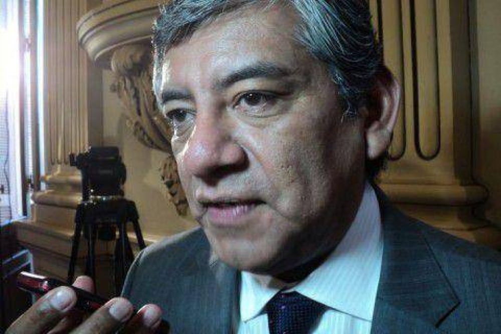 Para el nuevo Ministro: "algunas soluciones se dar�n inmediatamente o con el tiempo, pero otras, habr� que pensarla a futuro�