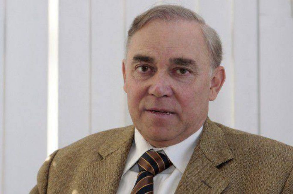 Pradines toma la delantera y le reclama a Capitanich por la falta de plata a Mendoza