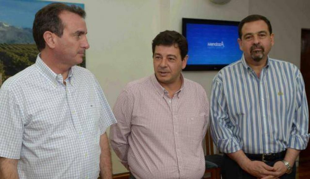 Francisco P�rez present� al nuevo Ministro de Seguridad