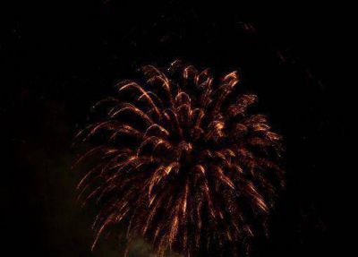 Iguaz�: Unas 20 mil personas disfrutaron de los fuegos artificiales y Agapornis