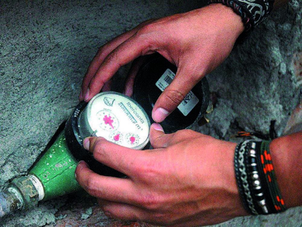 Luj�n y Maip� planean instalar medidores de agua para evitar el derroche