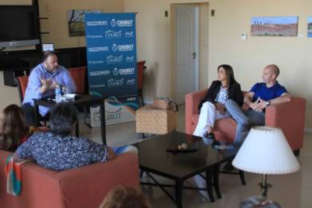 Pietro Sorba present� su libro �Rutas Gastron�micas de Chubut� con auspicio del Gobierno provincial
