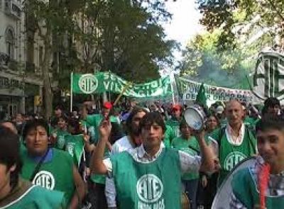 Estatales bonaerenses paran el 18 y 19: Afectar� la atenci�n en el Penna y Centros de Documentaci�n 