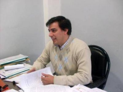 Prades �Hace 20 a�os que Caleta Olivia es gobernada por la misma gente�