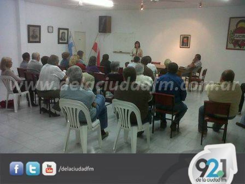 Esta noche la UCR se re�ne en Pig��