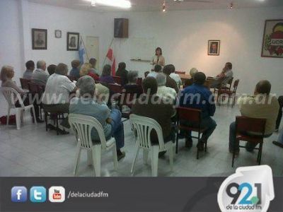 Esta noche la UCR se re�ne en Pig��