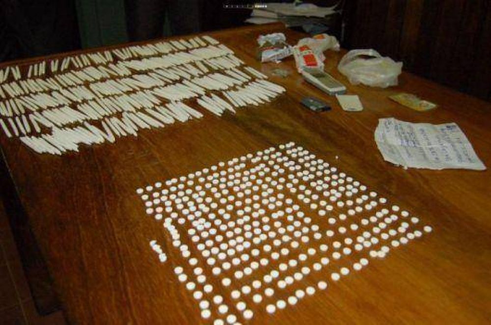 Agente penitenciaria llevaba �porros� para ser vendidos en la c�rcel