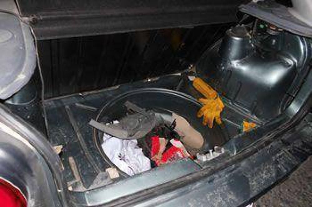LA POLICIA INCAUT� 4 KG DE MARIHUANA Y COCA�NA