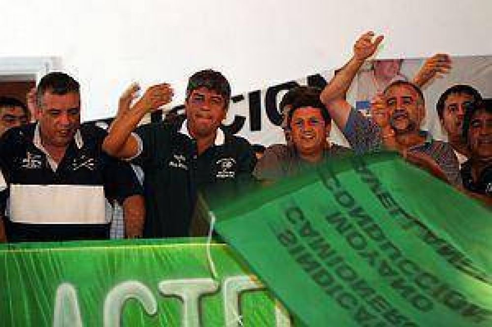 Camioneros dice que por un bono de $ 3.000 suspende el paro nacional