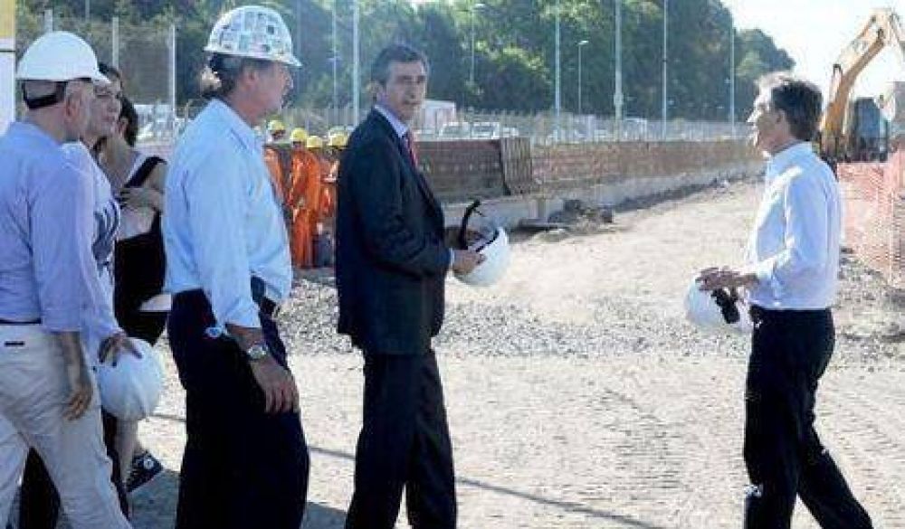 Macri y Randazzo recorrieron obras de la autopista Illia