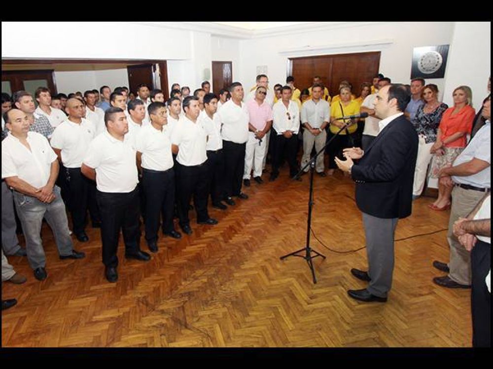 El Intendente reconoci� al personal municipal que trabaj� durante el paro policial