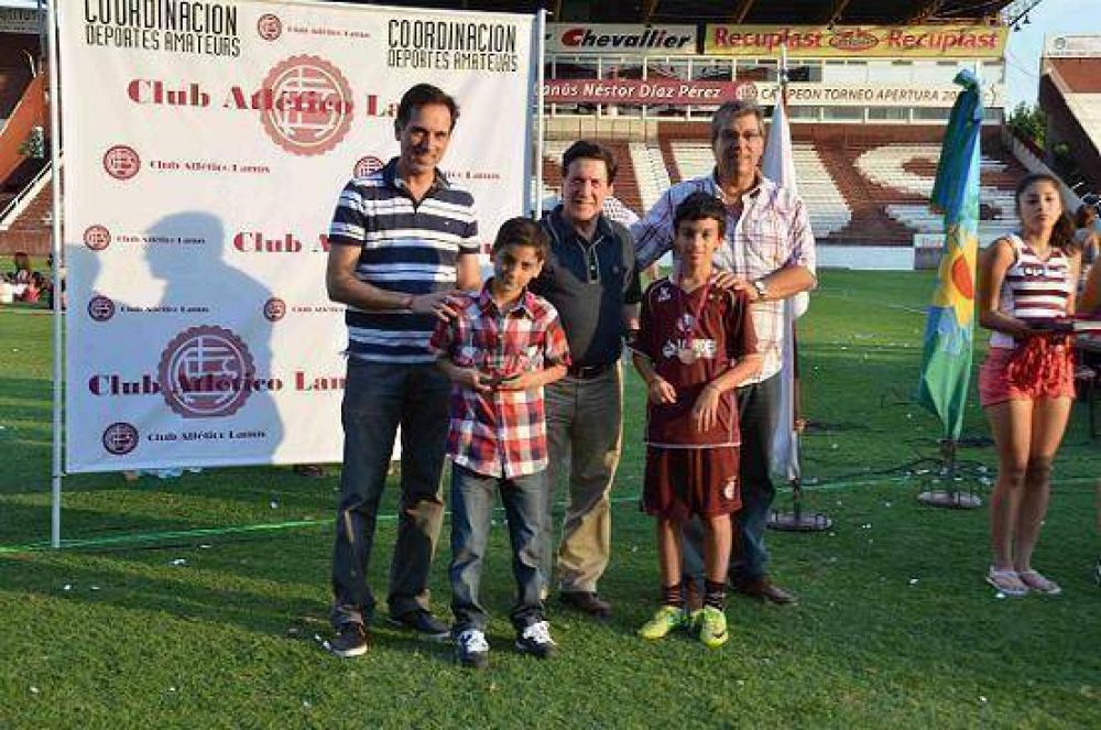 D�AZ P�REZ JUNTO A INSTITUCIONES DEPORTIVAS DEL DISTRITO
