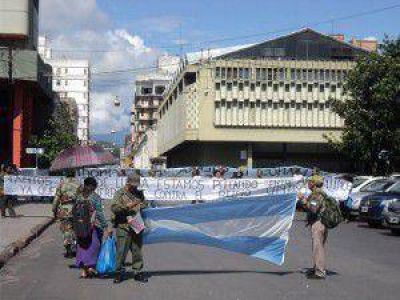 Nueva marcha de Veteranos de Malvinas de Jujuy: �da verg�enza que los gobernantes hoy no se acuerden de los compa�eros�