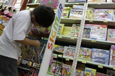 Pese a las quejas, no se registran denuncias por la diferencia de precio en los pagos con tarjetas