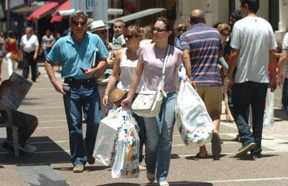 Hoy definen el horario de cierre de los comercios para las fiestas