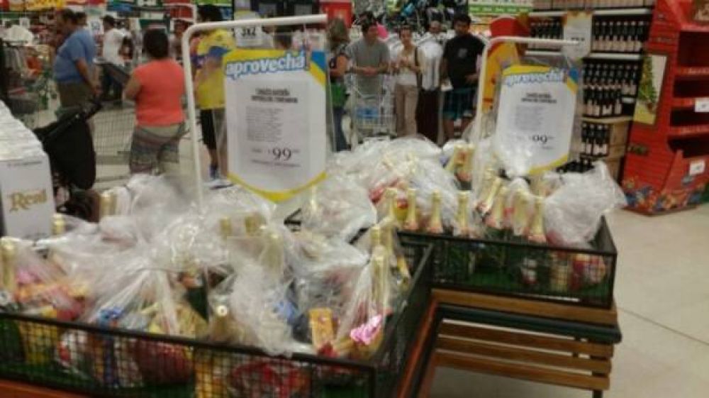 En San Luis ya venden las canastas navideñas por menos de $100