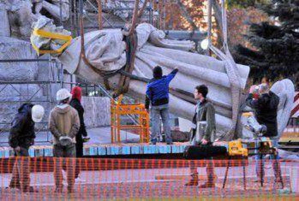 Finalmente la estatua de Col�n no llegar� a Mar del Plata