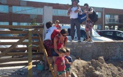 Por obras en balnearios, bloquean el acceso p�blico de Playa Grande