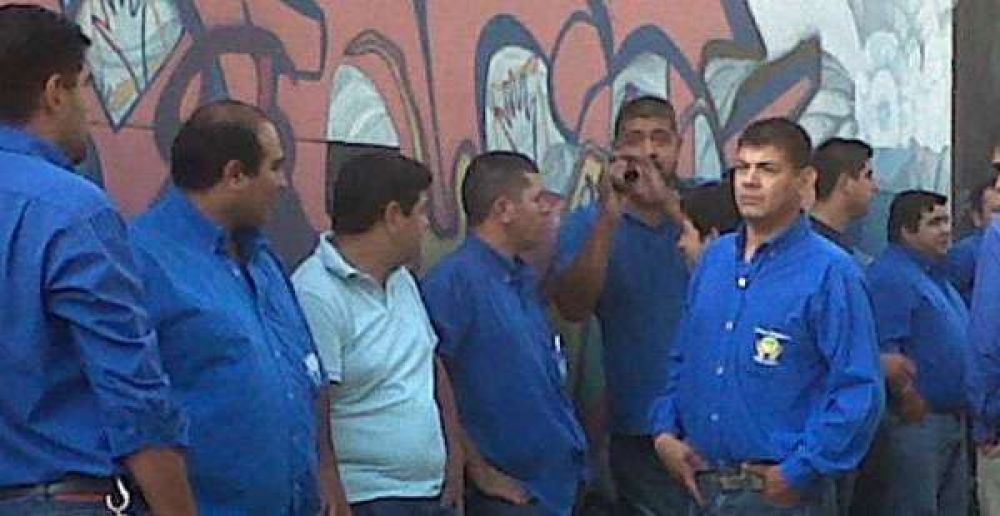 Riojanos se retract� de los despidos y pagar�n los sueldos como corresponden