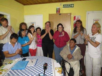 Martini entreg� aportes a instituciones que trabajan con discapacidad