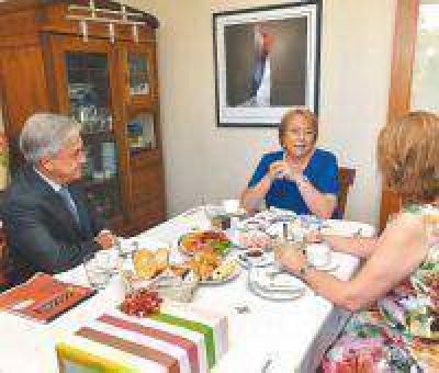 Los empresarios chilenos quieren marcarle la cancha a Bachelet