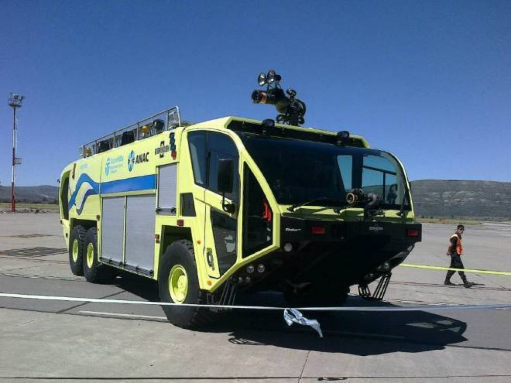 Presentaron una sofisticada autobomba para el Aeropuerto de Bariloche